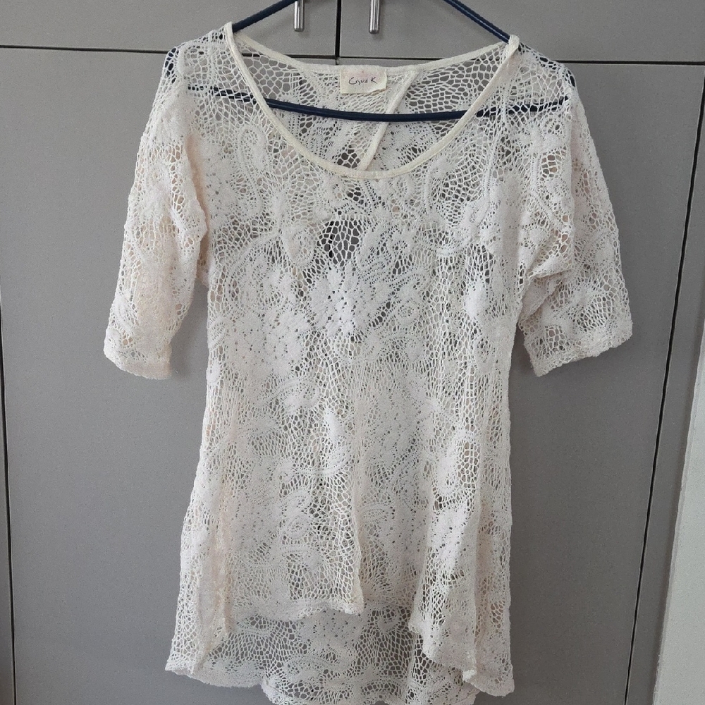 Crystal K Knit/Lace Asymetrical Cream Tunic Top, Keyhole Back